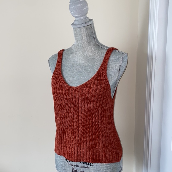 Moon and Madison V-Neck Lightweight Knit Sweater Tank Camisole Orange Medium - Picture 1 of 7